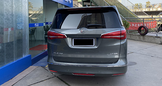 合肥汽車租賃公司 銀灰色 別克GL8 商務車出租